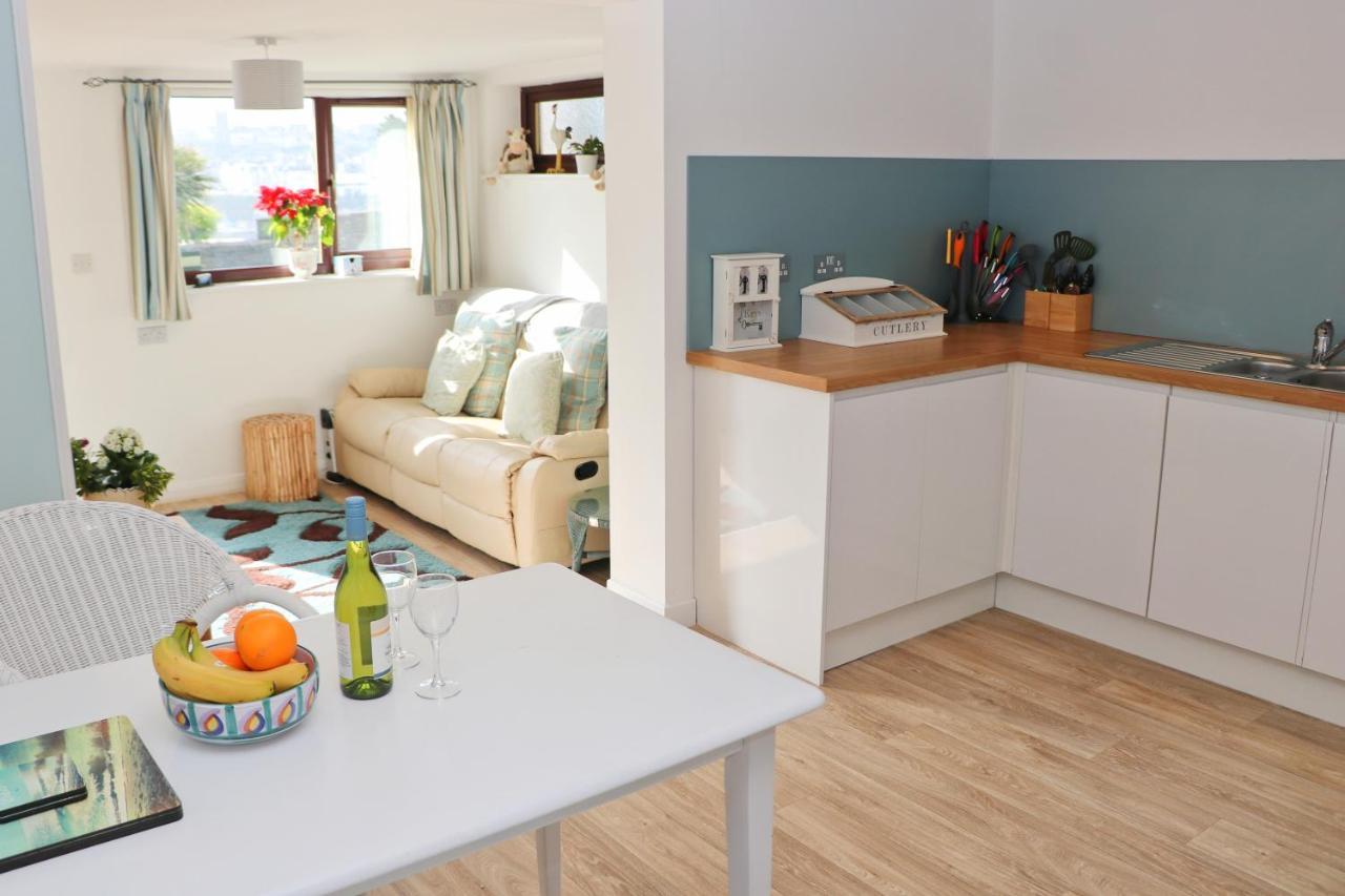 Seaside Apartment New Quay Esterno foto